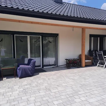 아파트 4 Personen Damtschach